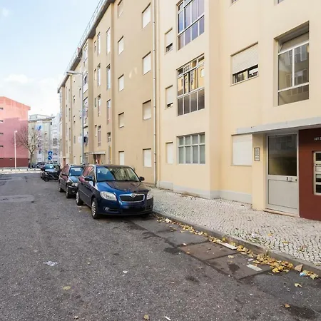 Apartment Flh Charming Flat Near Zoo Lissabon